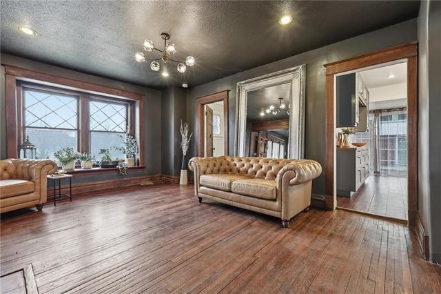 9875 E Winner Road, Independence, MO 64052