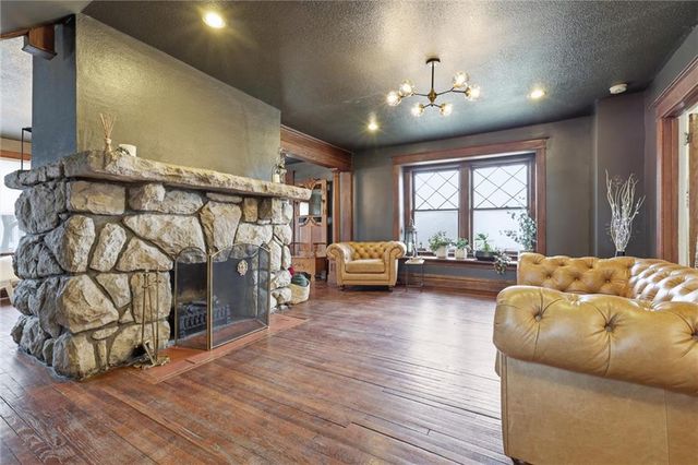 9875 E Winner Road, Independence, MO 64052