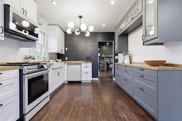 9875 E Winner Road, Independence, MO 64052