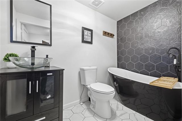 9875 E Winner Road, Independence, MO 64052