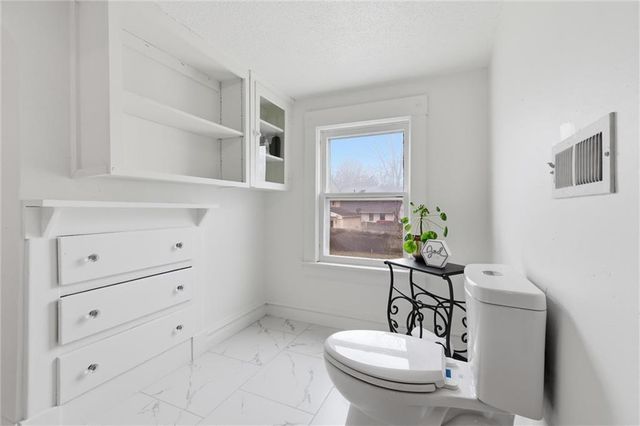 9875 E Winner Road, Independence, MO 64052