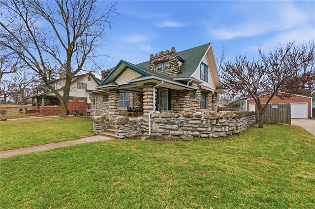 9875 E Winner Road, Independence, MO 64052