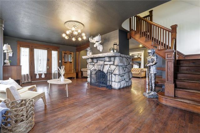 9875 E Winner Road, Independence, MO 64052