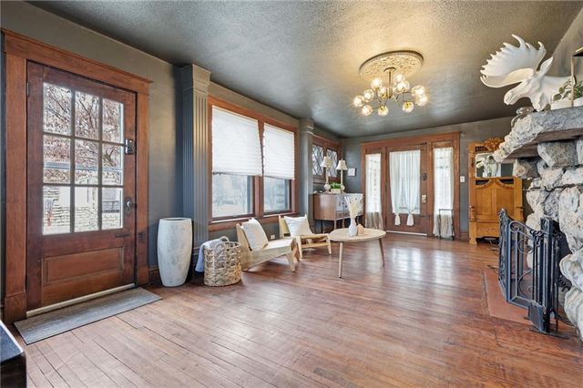 9875 E Winner Road, Independence, MO 64052