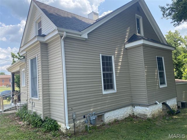 512 E Walton Street, Warrenton, MO 63383