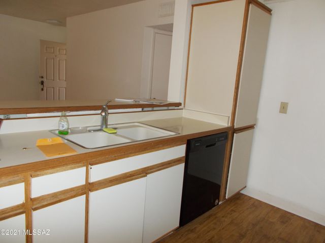 1668 W Park Wood Lane, Tucson, AZ 85746