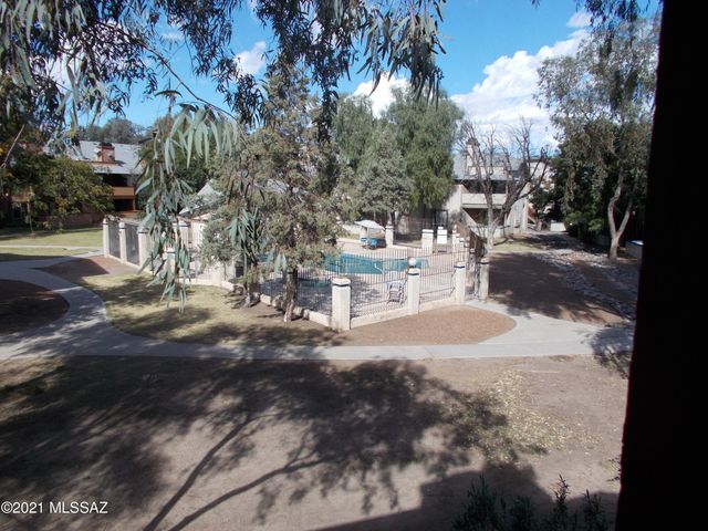 1668 W Park Wood Lane, Tucson, AZ 85746