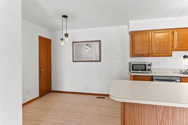 15356 Ashley Court 38, Macomb Township, MI 48044