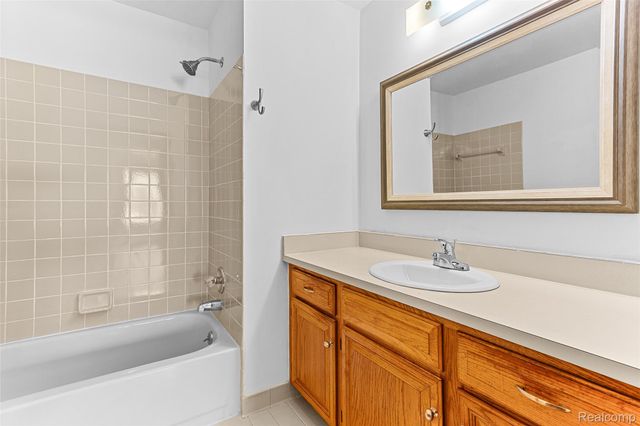 15356 Ashley Court 38, Macomb Township, MI 48044