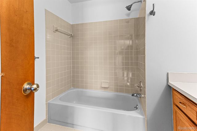 15356 Ashley Court 38, Macomb Township, MI 48044