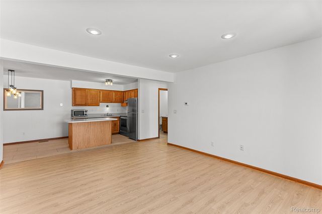 15356 Ashley Court 38, Macomb Township, MI 48044