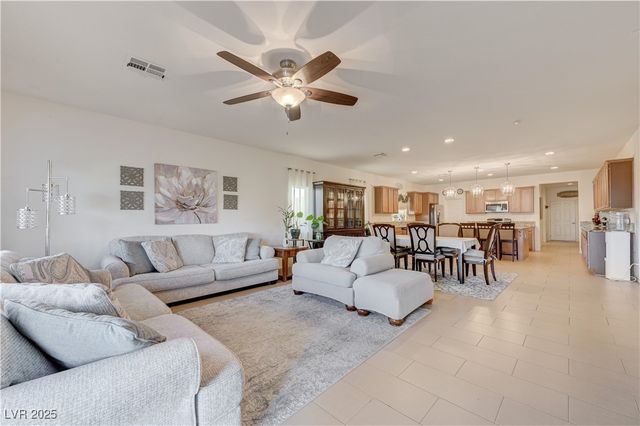 1408 Fantastic Court, North Las Vegas, NV 89081