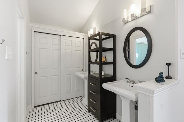 527 Ranch Trail 149, Irving, TX 75063