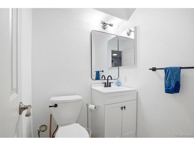 8290 S Fillmore Cir, Centennial, CO 80122