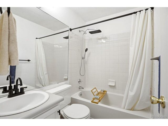 8290 S Fillmore Cir, Centennial, CO 80122