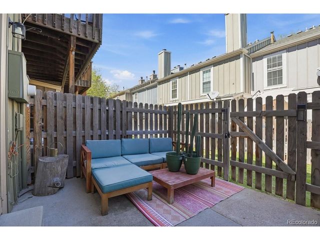 8290 S Fillmore Cir, Centennial, CO 80122