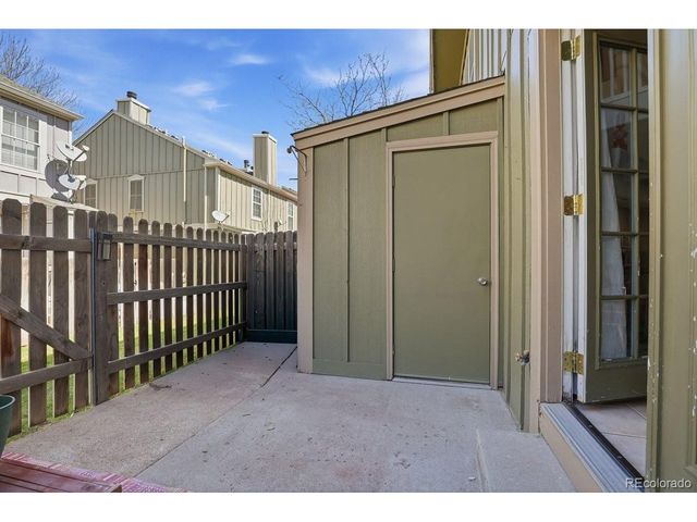 8290 S Fillmore Cir, Centennial, CO 80122
