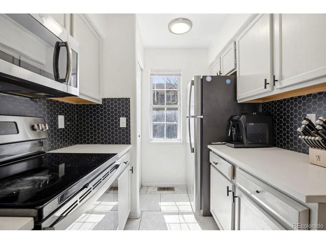 8290 S Fillmore Cir, Centennial, CO 80122