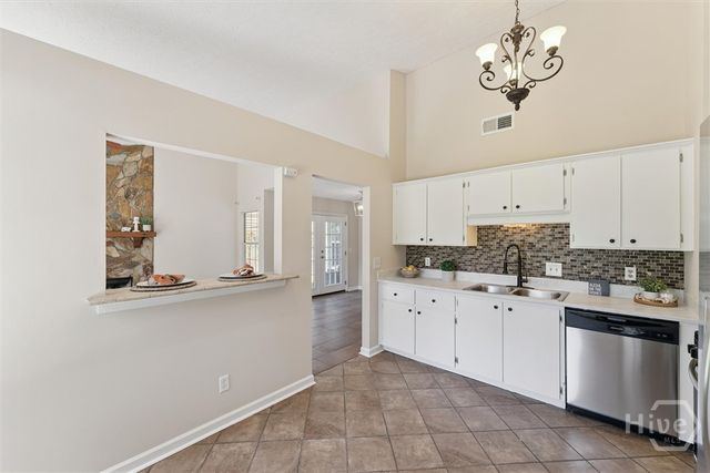 4 E White Hawthorne Drive, Savannah, GA 31419