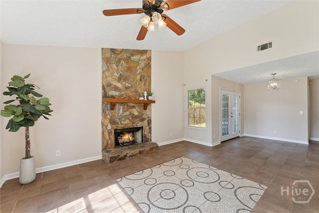 4 E White Hawthorne Drive, Savannah, GA 31419