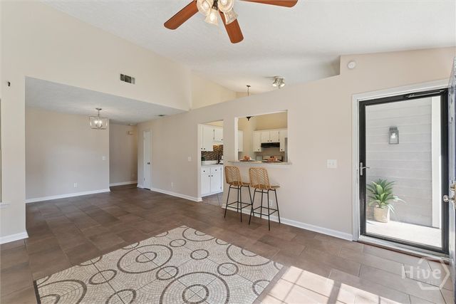 4 E White Hawthorne Drive, Savannah, GA 31419