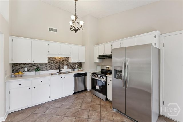 4 E White Hawthorne Drive, Savannah, GA 31419