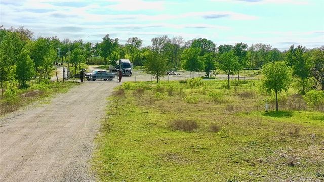 9024 Lockwood Springs RD, Manor, TX 78653