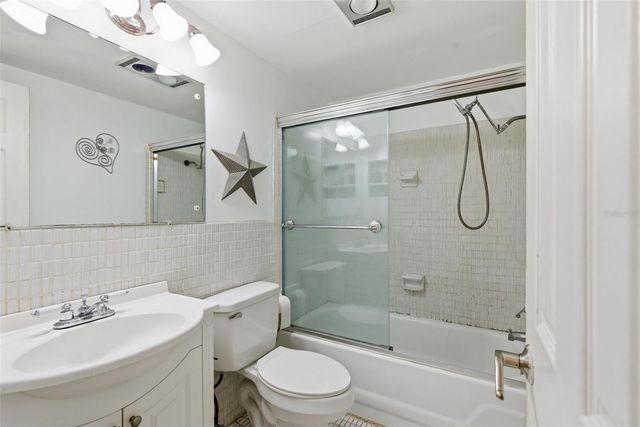 5876 21ST STREET N 5, St Petersburg, FL 33714