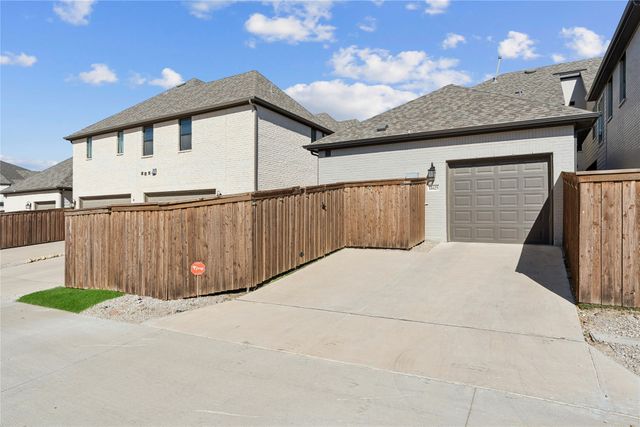 14425 Greymoore Circle, Fort Worth, TX 76008