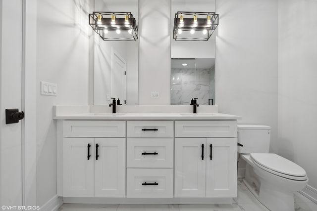 418 E Oakwood Boulevard 1, Chicago, IL 60653