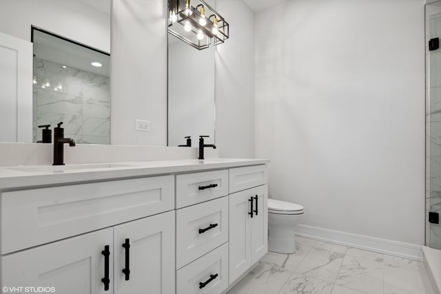 418 E Oakwood Boulevard 1, Chicago, IL 60653