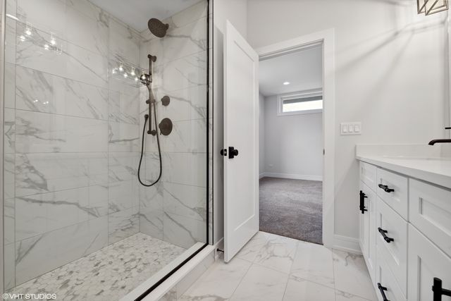 418 E Oakwood Boulevard 1, Chicago, IL 60653