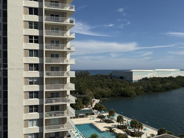 500 Bayview Dr 1031, Sunny Isles Beach, FL 33160