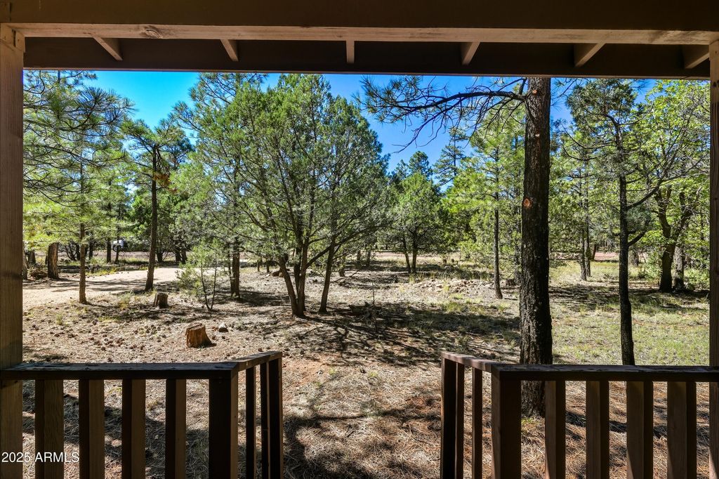Image 5 of property listing at 1493 GREEN RIDGE Drive, Happy Jack, AZ 86024