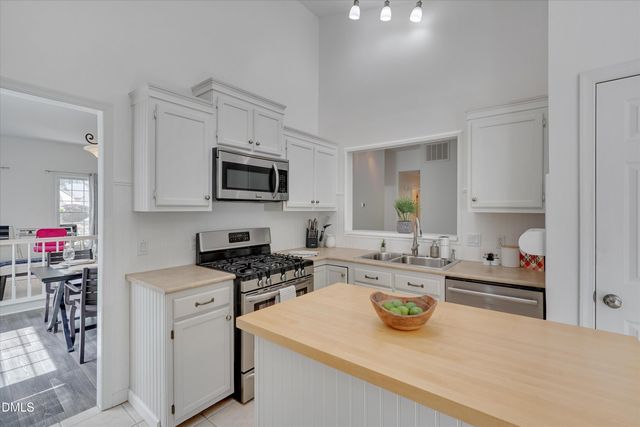 11804 Fairlie Place, Raleigh, NC 27613