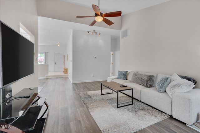 11804 Fairlie Place, Raleigh, NC 27613