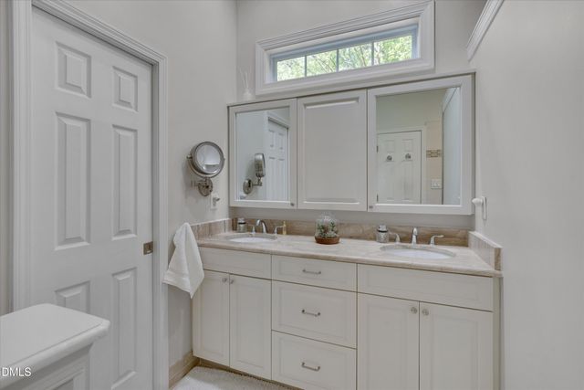 11804 Fairlie Place, Raleigh, NC 27613