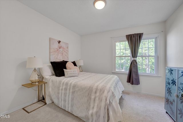11804 Fairlie Place, Raleigh, NC 27613