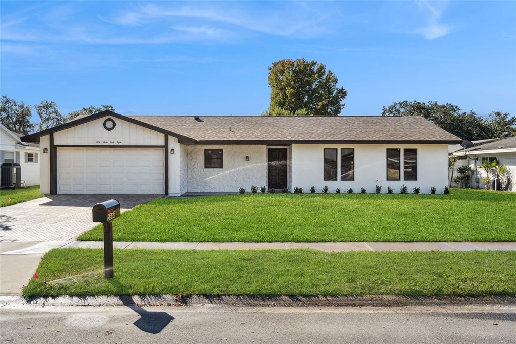 Image 2 of property listing at 5348 TRIBUNE DRIVE, Orlando, FL 32812