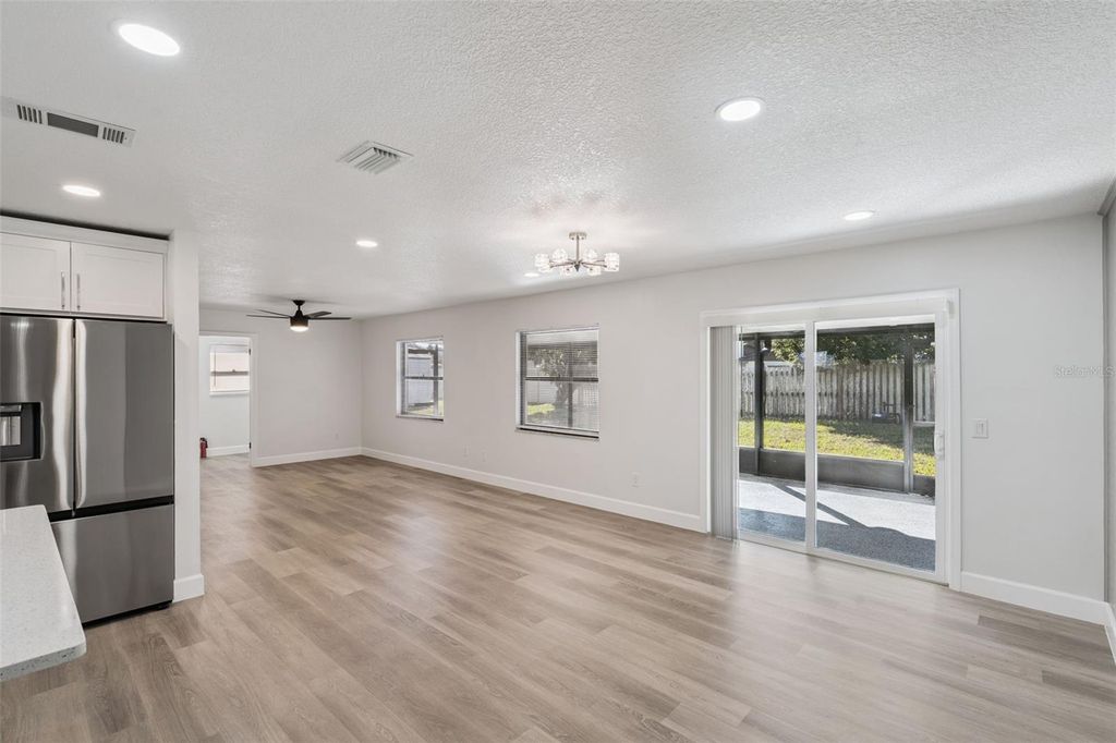 Image 5 of property listing at 5348 TRIBUNE DRIVE, Orlando, FL 32812