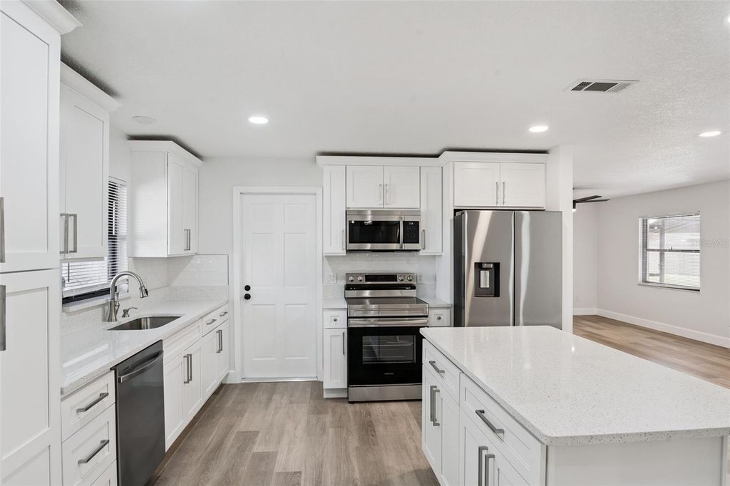 Image 9 of property listing at 5348 TRIBUNE DRIVE, Orlando, FL 32812