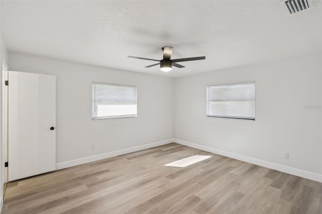 Image 10 of property listing at 5348 TRIBUNE DRIVE, Orlando, FL 32812