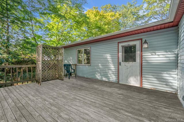 60 Hawthorne Road, Rocky Point, NY 11778