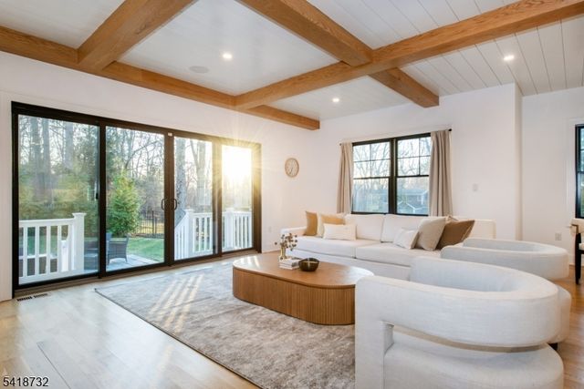 25 Greenwood Ave, Chatham Boro, NJ 07928