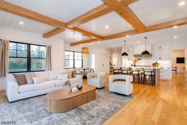 25 Greenwood Ave, Chatham Boro, NJ 07928