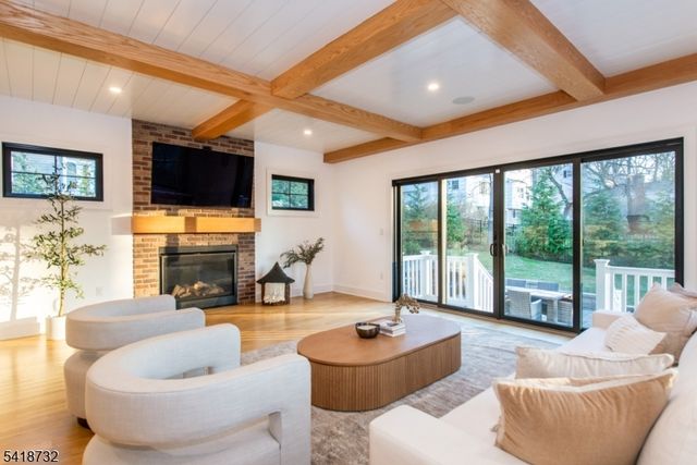 25 Greenwood Ave, Chatham Boro, NJ 07928