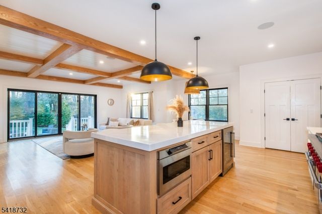 25 Greenwood Ave, Chatham Boro, NJ 07928