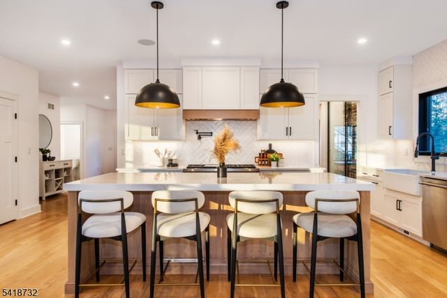 25 Greenwood Ave, Chatham Boro, NJ 07928