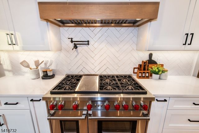 25 Greenwood Ave, Chatham Boro, NJ 07928