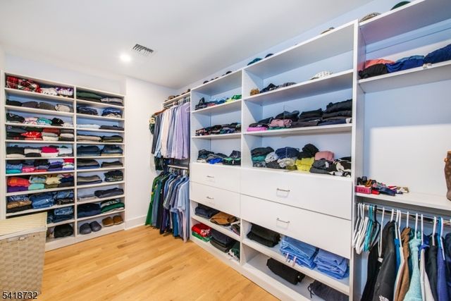 25 Greenwood Ave, Chatham Boro, NJ 07928